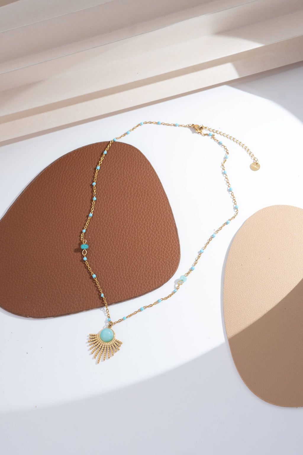 Solaïa – Collier Soleil & Pierre Colorée